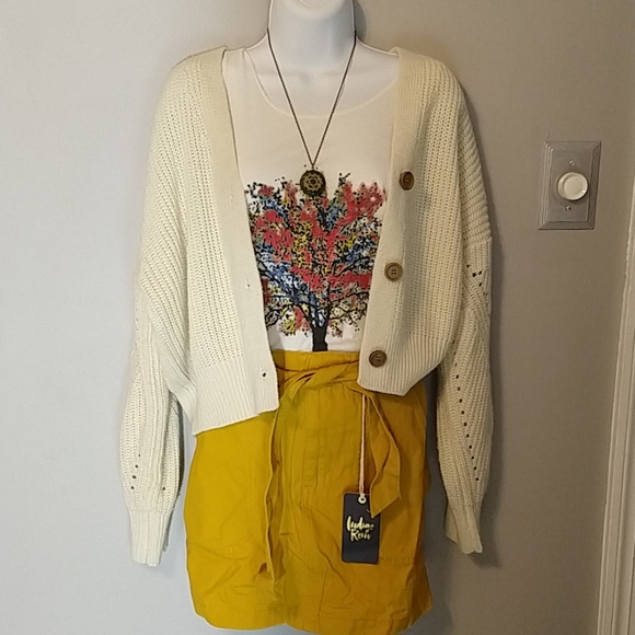 NWT Adorable mustard coloured skirt with tie - Picture 1 of 6